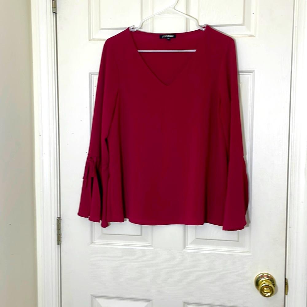 Women’s Maroon Top Size Medium Petite